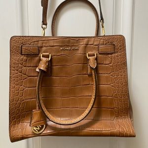 Michael Kors Tote: Shoulder and Crossbody